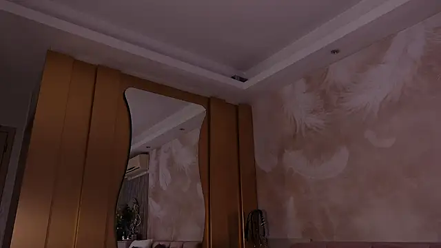 JullyBlair online show from February 4, 2026, 5:13 am