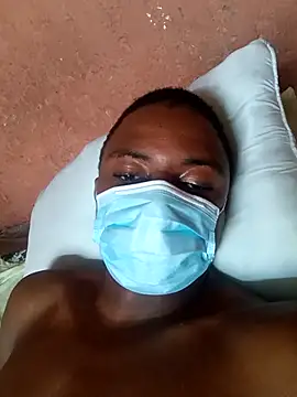 Snapshot of Eggxplant chatting on November 13, 2025, 9:35 am Eggxplant online show from November 13, 2025, 9:35 am