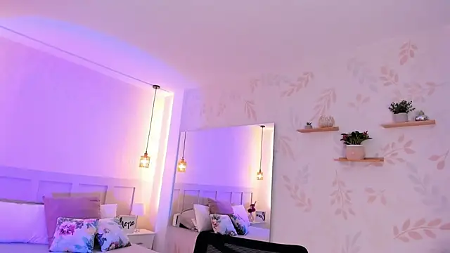 MartinaGuzmann online show from February 14, 2026, 1:50 am