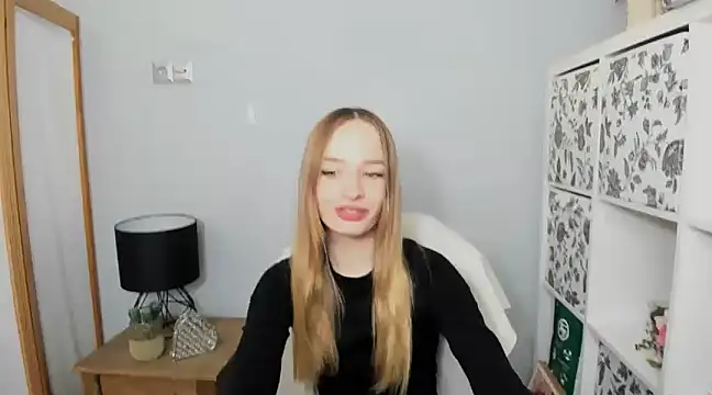 Snapshot of LilaGold chatting on January 3, 2025, 8:01 pm LilaGold online show from January 3, 2025, 8:01 pm