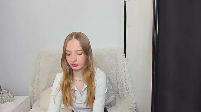 Snapshot of LilaGold chatting on January 2, 2025, 3:51 pm LilaGold online show from January 2, 2025, 3:51 pm