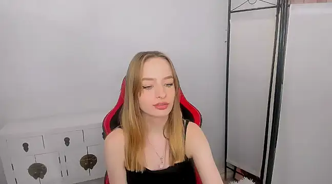 Snapshot of LilaGold chatting on January 28, 2025, 7:00 pm LilaGold online show from January 28, 2025, 7:00 pm