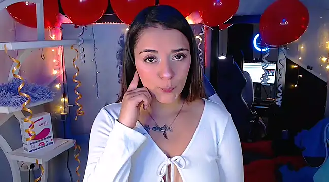 Snapshot of Samanta_james19 chatting on February 13, 2025, 6:48 pm Samanta james19 online show from February 13, 2025, 6:48 pm