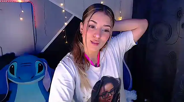 Snapshot of Samanta_james19 chatting on March 6, 2025, 6:48 pm Samanta james19 online show from March 6, 2025, 6:48 pm