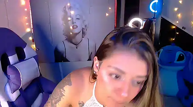 Snapshot of Samanta_james19 chatting on February 25, 2025, 5:19 pm Samanta james19 online show from February 25, 2025, 5:19 pm