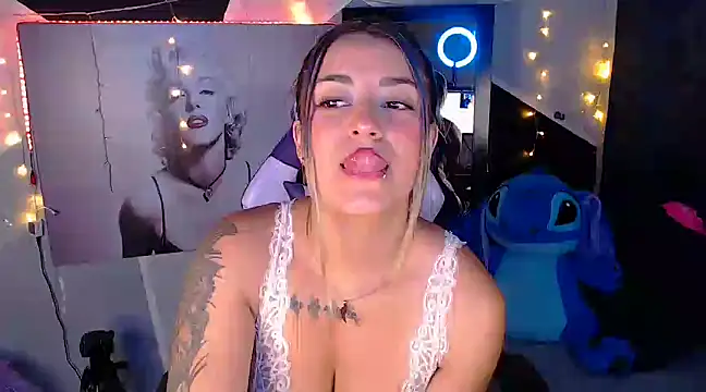 Snapshot of Samanta_james19 chatting on February 25, 2025, 8:21 pm Samanta james19 online show from February 25, 2025, 8:21 pm