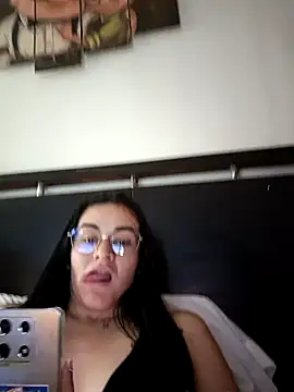 Hanna Kinsley online show from November 12, 2025, 8:34 pm