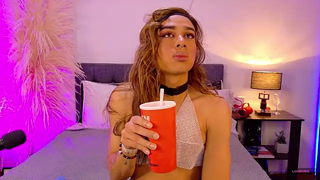 Snapshot of Rouse_Hilton chatting on November 17, 2025, 10:58 pm Rouse Hilton online show from November 17, 2025, 10:58 pm