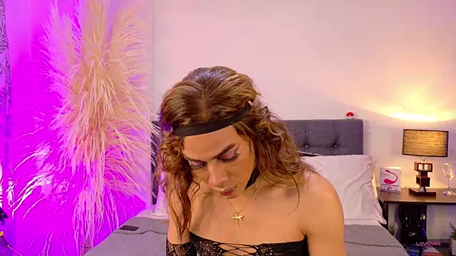 Snapshot of Rouse_Hilton chatting on November 16, 2025, 2:49 am Rouse Hilton online show from November 16, 2025, 2:49 am