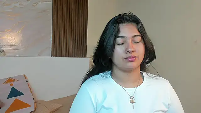 AliceMayer1 online show from September 19, 2025, 3:54 am