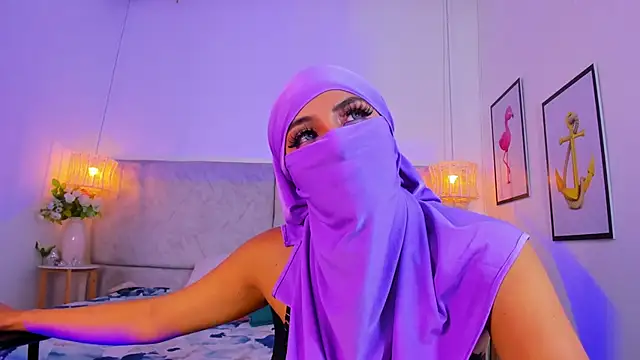 Snapshot of naomiii__ chatting on October 25, 2025, 11:53 am naomiii online show from October 25, 2025, 11:53 am