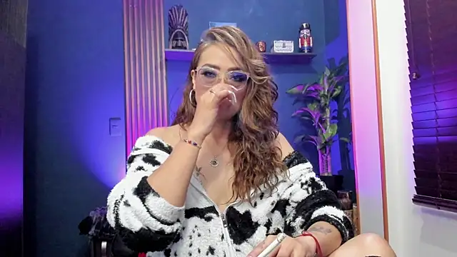 Snapshot of AdeleMourfg chatting on June 6, 2026, 3:56 am AdeleMourfg online show from June 6, 2026, 3:56 am