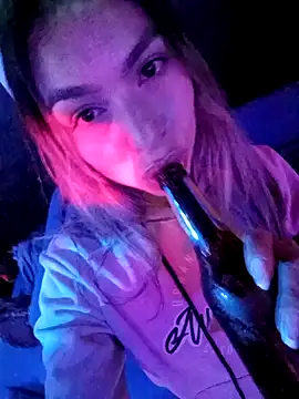 Snapshot of Karolgood3 chatting on February 14, 2025, 11:53 pm Karolgood3 online show from February 14, 2025, 11:53 pm