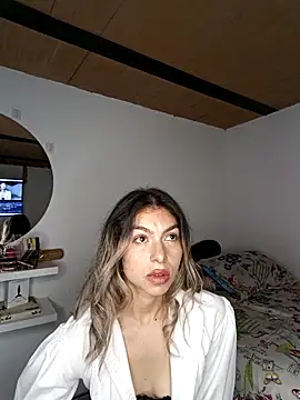 Snapshot of Karolgood3 chatting on March 14, 2025, 11:43 pm Karolgood3 online show from March 14, 2025, 11:43 pm