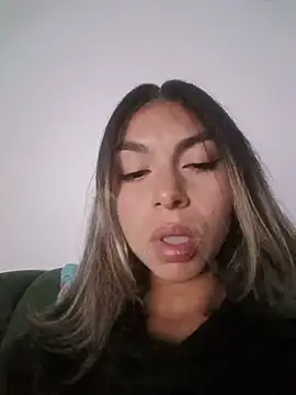 Snapshot of Karolgood3 chatting on July 20, 2026, 4:53 am Karolgood3 online show from July 20, 2026, 4:53 am