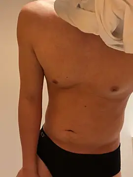 Ash zzz online show from March 21, 2025, 3:57 pm