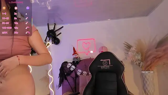 Snapshot of Amara_tay chatting on October 28, 2025, 7:46 pm Amara tay online show from October 28, 2025, 7:46 pm