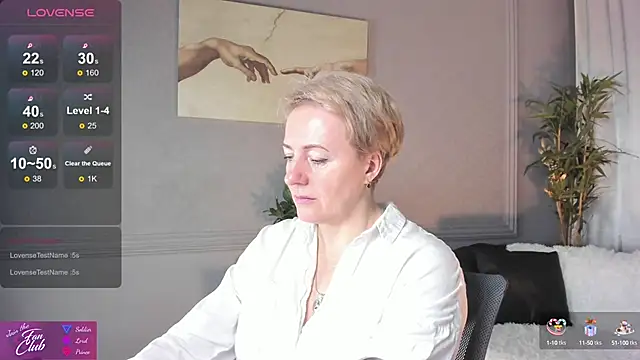 Snapshot of Nika_Smit chatting on February 9, 2025, 5:08 am Nika Smit online show from February 9, 2025, 5:08 am