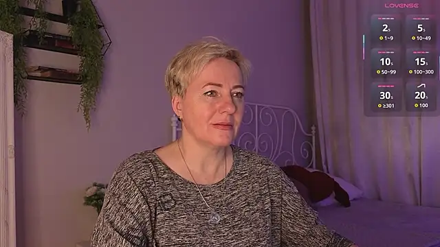 Snapshot of Nika_Smit chatting on February 28, 2026, 5:18 am Nika Smit online show from February 28, 2026, 5:18 am