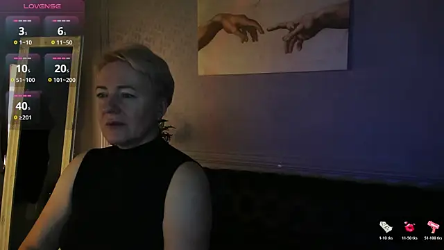 Snapshot of Nika_Smit chatting on November 22, 2025, 5:17 am Nika Smit online show from November 22, 2025, 5:17 am