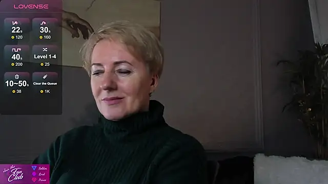 Snapshot of Nika_Smit chatting on January 24, 2025, 10:43 am Nika Smit online show from January 24, 2025, 10:43 am
