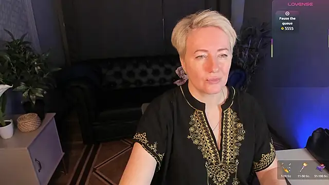 Snapshot of Nika_Smit chatting on March 1, 2026, 5:29 am Nika Smit online show from March 1, 2026, 5:29 am