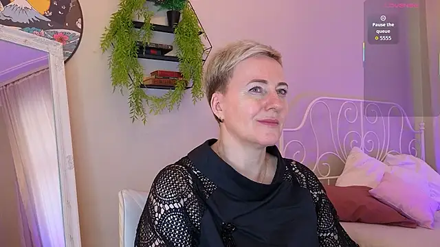 Snapshot of Nika_Smit chatting on March 13, 2026, 8:19 am Nika Smit online show from March 13, 2026, 8:19 am