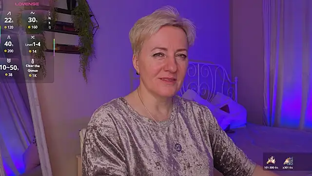 Snapshot of Nika_Smit chatting on February 14, 2026, 5:51 am Nika Smit online show from February 14, 2026, 5:51 am