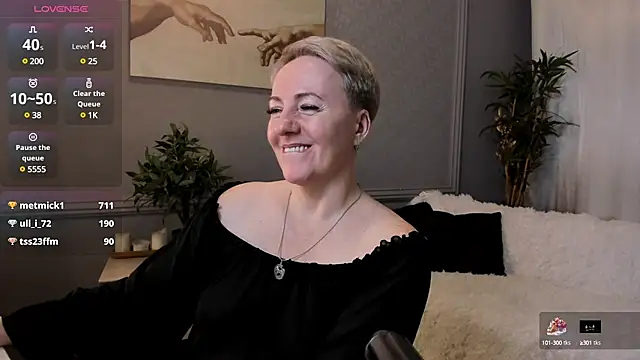 Snapshot of Nika_Smit chatting on March 2, 2025, 2:25 pm Nika Smit online show from March 2, 2025, 2:25 pm
