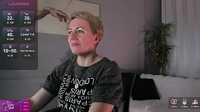 Snapshot of Nika_Smit chatting on January 25, 2025, 11:13 am Nika Smit online show from January 25, 2025, 11:13 am