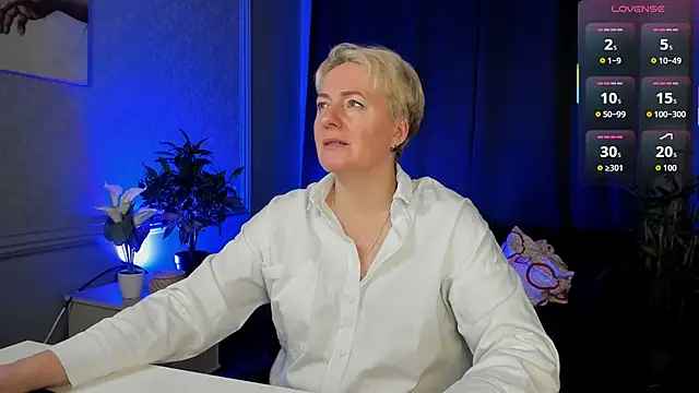 Snapshot of Nika_Smit chatting on February 27, 2026, 8:47 am Nika Smit online show from February 27, 2026, 8:47 am