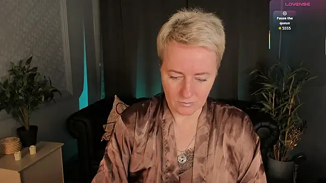 Snapshot of Nika_Smit chatting on March 28, 2026, 5:19 am Nika Smit online show from March 28, 2026, 5:19 am