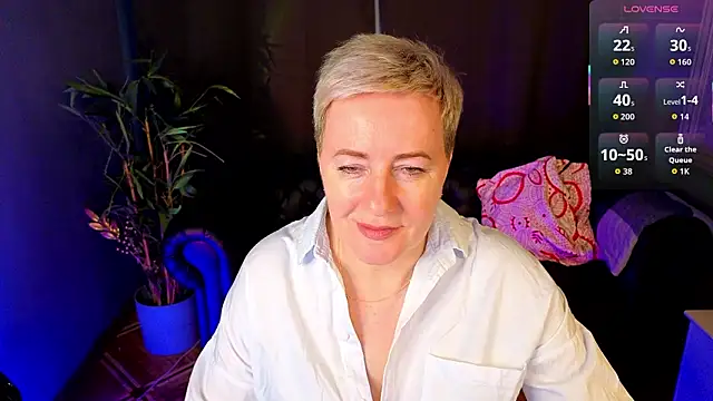 Snapshot of Nika_Smit chatting on March 15, 2026, 5:36 am Nika Smit online show from March 15, 2026, 5:36 am