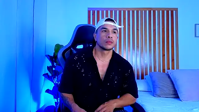 estebandelouis online show from May 9, 2026, 12:47 am