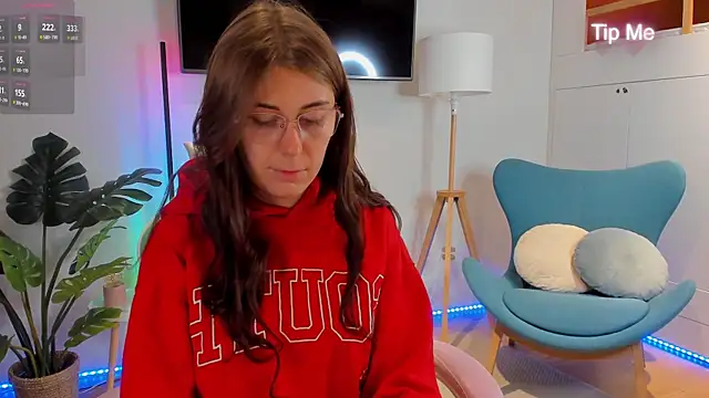 Snapshot of Hailey_Green chatting on May 25, 2026, 9:24 pm Hailey Green online show from May 25, 2026, 9:24 pm