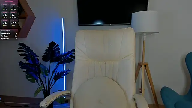 Snapshot of Hailey_Green chatting on October 13, 2025, 8:54 pm Hailey Green online show from October 13, 2025, 8:54 pm