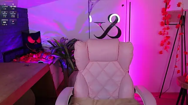 Snapshot of Hailey_Green chatting on October 31, 2025, 10:27 pm Hailey Green online show from October 31, 2025, 10:27 pm