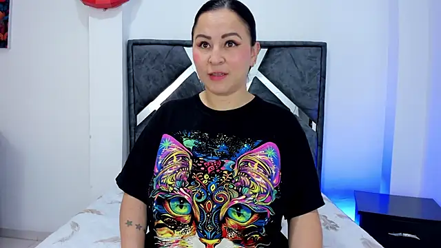 Snapshot of Domina0 chatting on June 15, 2026, 12:05 pm Domina0 online show from June 15, 2026, 12:05 pm