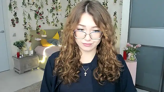 Snapshot of SereneFlame chatting on June 2, 2026, 10:04 am SereneFlame online show from June 2, 2026, 10:04 am