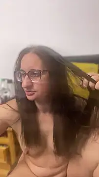 Snapshot of gloria7v05 chatting on July 2, 2026, 10:49 pm gloria7v05 online show from July 2, 2026, 10:49 pm