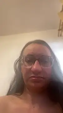 Snapshot of gloria7v05 chatting on July 6, 2026, 3:03 pm gloria7v05 online show from July 6, 2026, 3:03 pm