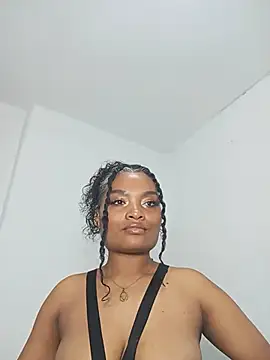 Snapshot of gianna_smith chatting on May 10, 2026, 8:07 am gianna smith online show from May 10, 2026, 8:07 am