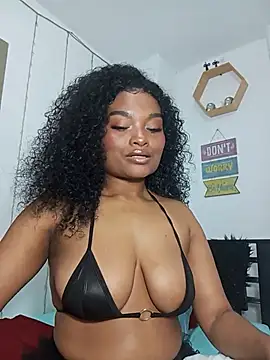 Snapshot of gianna_smith chatting on July 18, 2026, 10:40 pm gianna smith online show from July 18, 2026, 10:40 pm