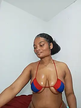 Snapshot of gianna_smith chatting on May 17, 2026, 1:11 pm gianna smith online show from May 17, 2026, 1:11 pm