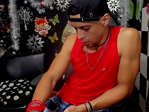 MikeRose94 online show from November 3, 2025, 7:28 pm