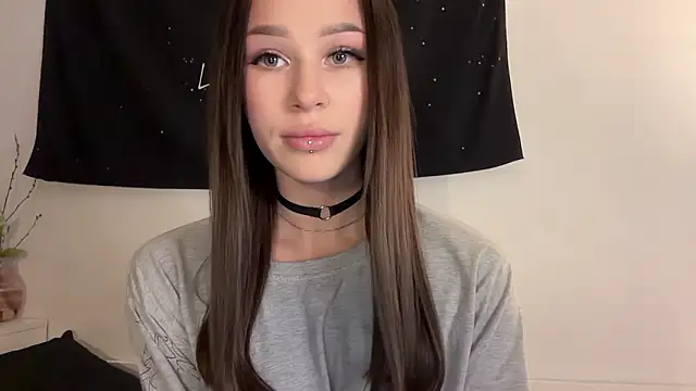 ur molly online show from March 20, 2026, 12:28 pm