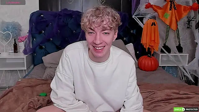 Snapshot of TrevorBenson chatting on October 22, 2025, 3:17 am TrevorBenson online show from October 22, 2025, 3:17 am