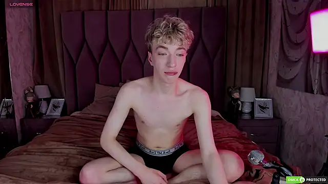 Snapshot of TrevorBenson chatting on November 13, 2025, 4:05 am TrevorBenson online show from November 13, 2025, 4:05 am