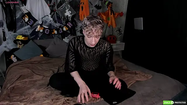 Snapshot of TrevorBenson chatting on November 1, 2025, 6:08 am TrevorBenson online show from November 1, 2025, 6:08 am