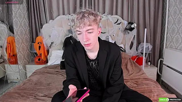 Snapshot of TrevorBenson chatting on October 24, 2025, 2:54 am TrevorBenson online show from October 24, 2025, 2:54 am